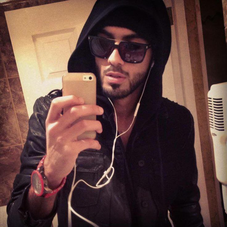 Айфон в руке  - это круто, ты под защитой!