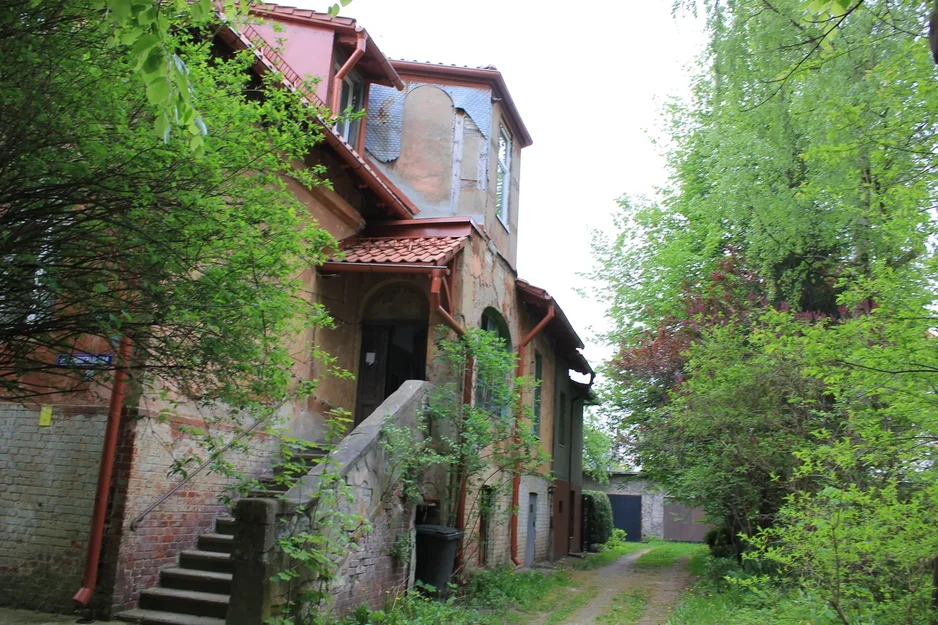 Некоторые дома в районе Марауненхоф выглядят так, словно в них и правда живут призраки.