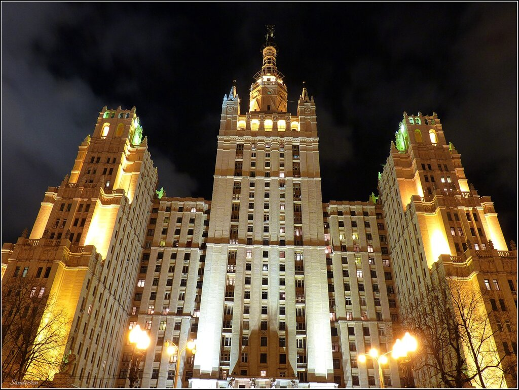 Дом на площади восстания