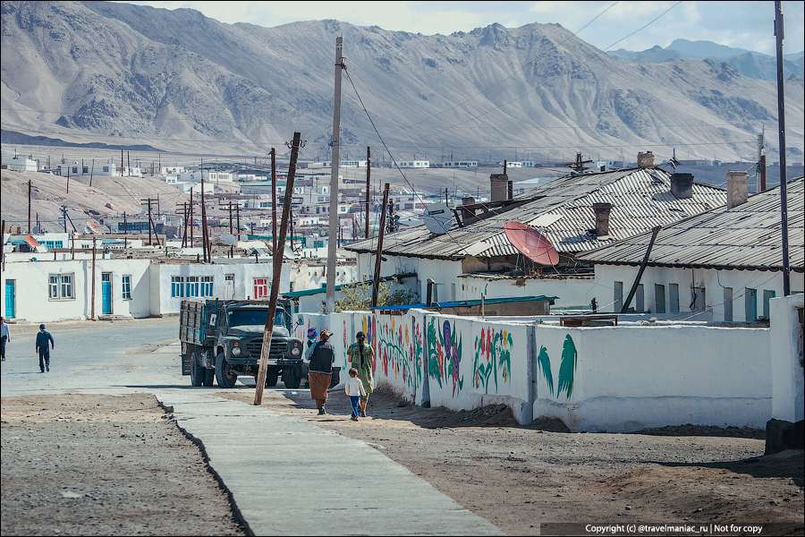 Как выглядит самый суровый город Таджикистана, откуда даже на заработки в Россию почти не выбраться1