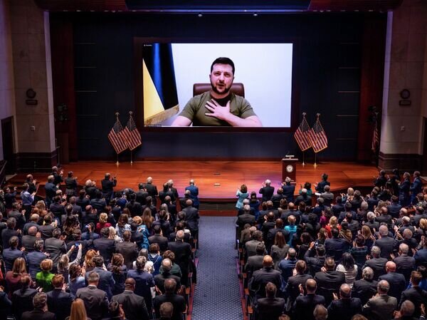   © J. SCOTT APPLEWHITE