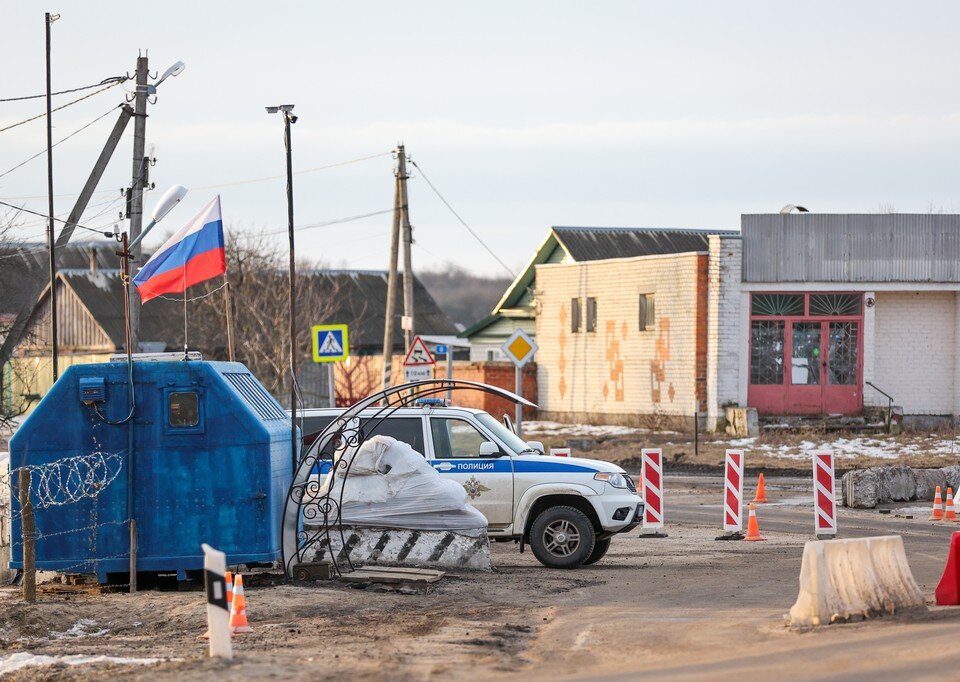     Брянская область. Пост в селе Сачковичи. Фото: Сергей Бобылев/ТАСС