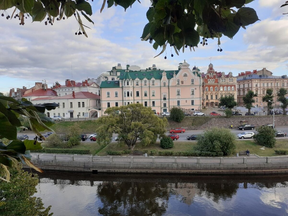 Вид с острова замка