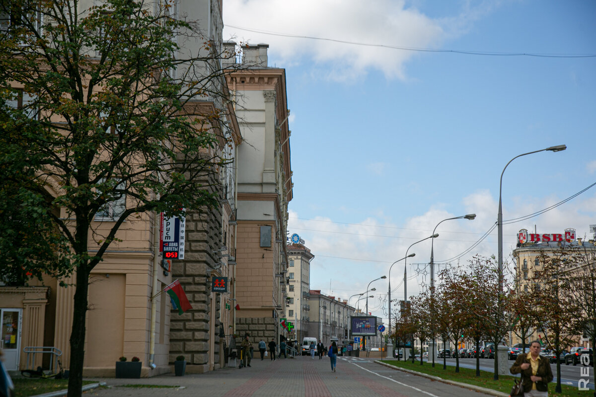 В центре Минска продается отдельный жилой дом — сталинка на четыре  квартиры. Как выглядит и сколько стоит? | Realt.by | Дзен