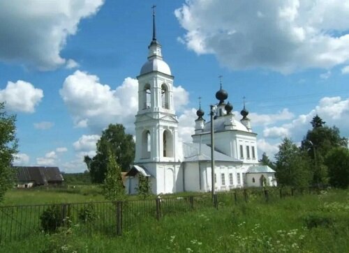 Православный храм Воскресения Христова в селе Карабаново Костромская область