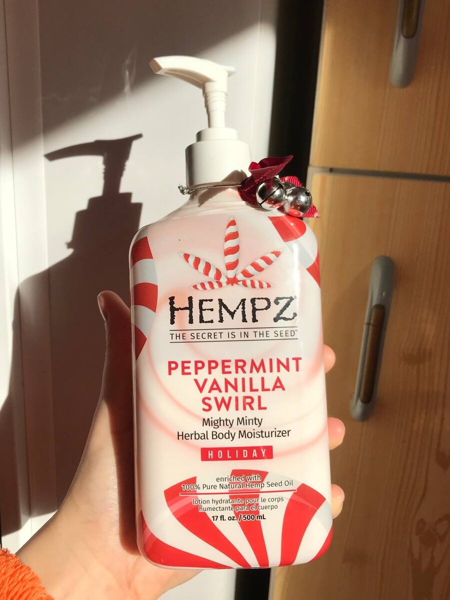 Молочко для тела Hempz Мятная Карамель и Ваниль (Peppermint Vanilla Swirl)
