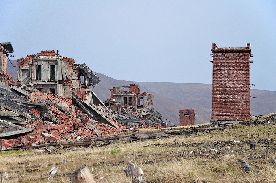 Поселок западный свердловская область. Посёлок Западный Норильск. Заброшенный поселок Заполярье. Норильск заброшенные Шахты. Норильск заброшки.