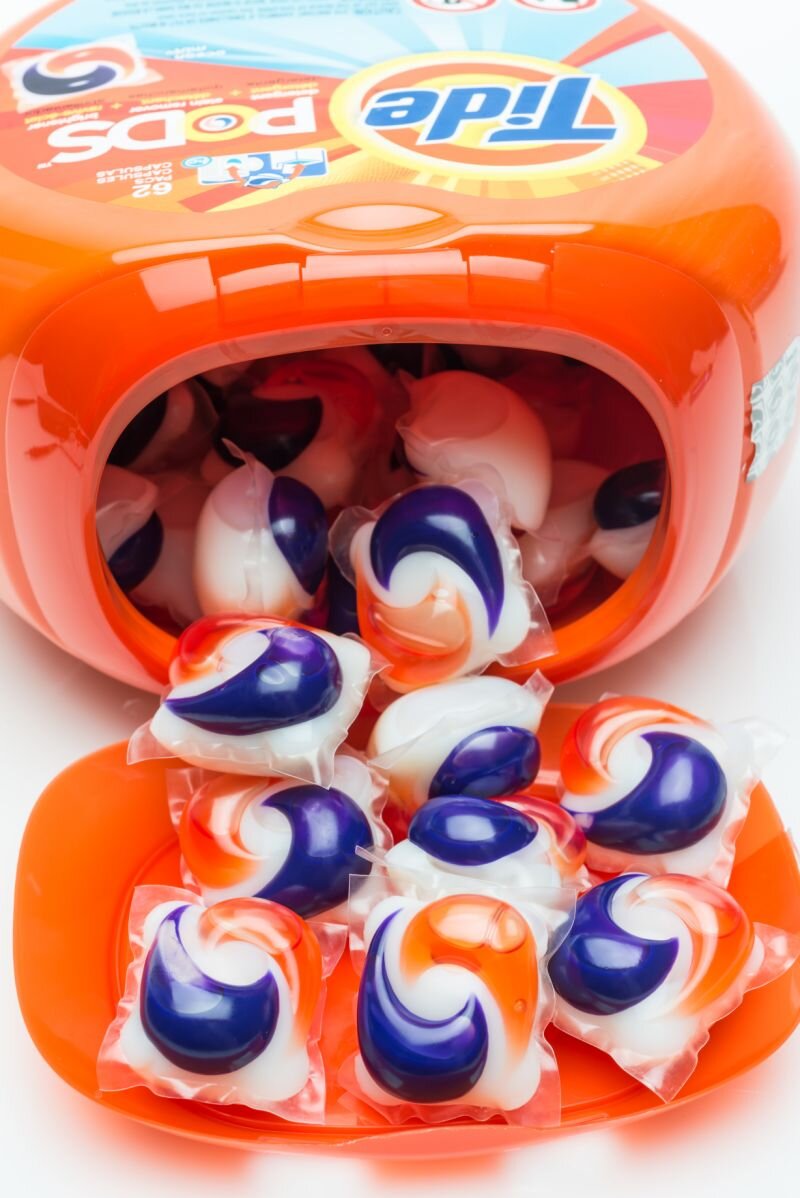 Источник: https://www.yahoo.com/lifestyle/happens-body-eat-tide-pod-2-164420320.html