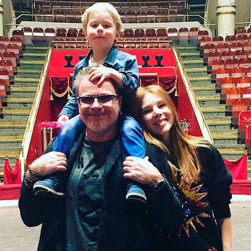 На первом месте у Владимира Преснякова семья. 