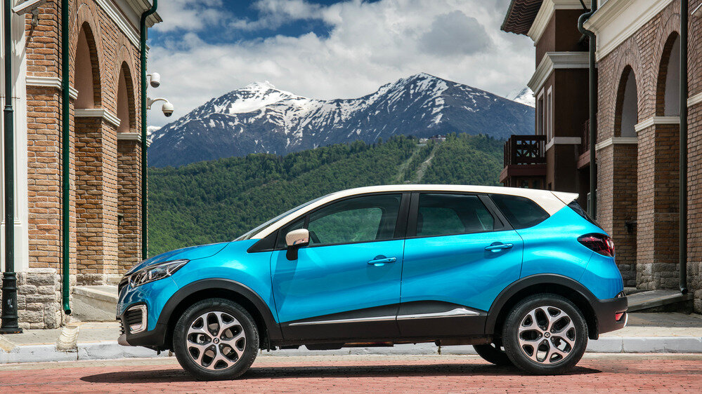 Даже  не верится: ещё недавно они штамповали угловатый старый Logan, а  сегодня красят машину в два цвета, как MINI! Правда, крыша может быть  либо чёрной, либо белой.   