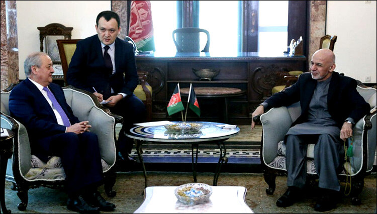 
Абдулазиз Камилов (слева) и Ашраф Гани. Фото пресс-службы МИД Узбекистана
