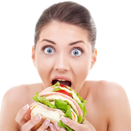 Чувство голода одна из причин срывов, подходите разумно к тому, чтобы побороть это ощущение и не набирать лишние килограммы.