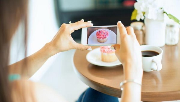 Преподносите фото, как десерт, – аккуратно, технично, соблазнительно и непременно на блюдце с голубой каемочкой!