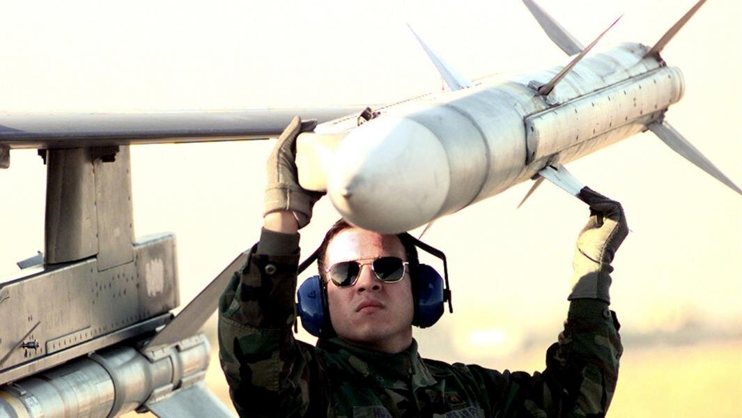 Американская ракета типа AIM-120 AMRAAM. Фото: commons.wikimedia.org