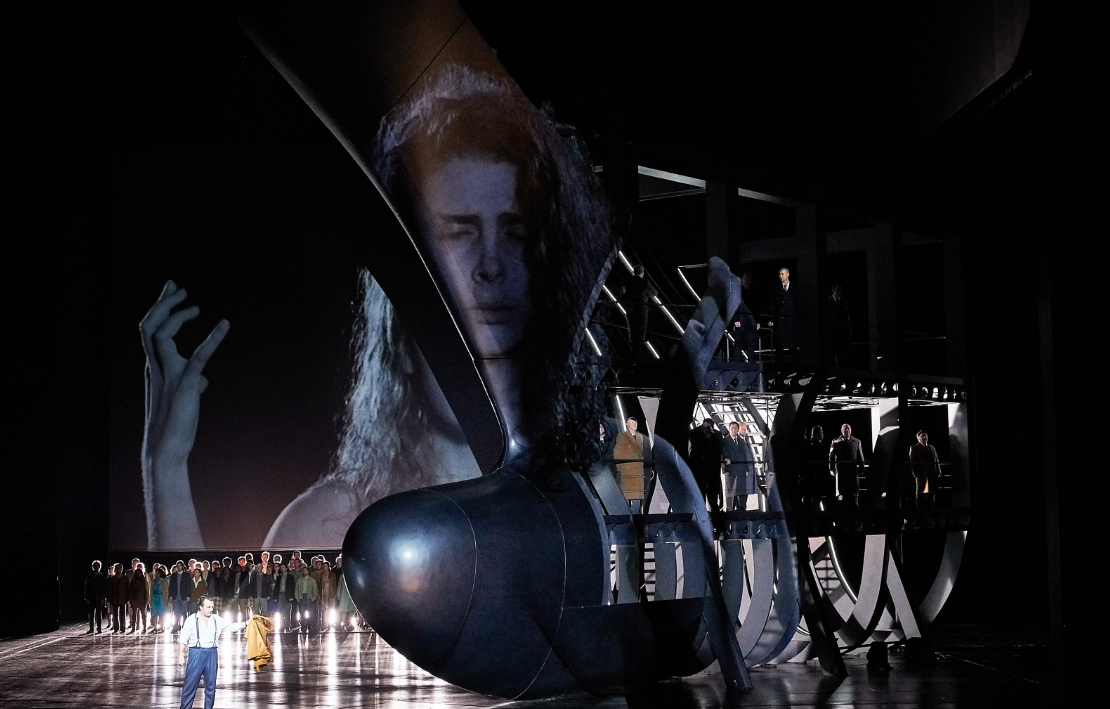 Сцена из оперы "Симон Бокканегра" сезон 2018/19 в постановке Каликсто Биейто © Agathe Poupeney / OnP