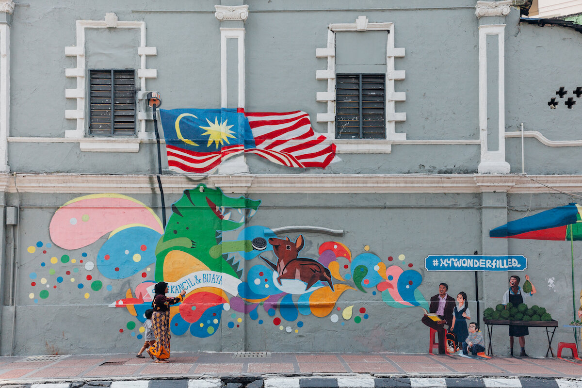 Стрит-арт на улице Куала-Лумпура