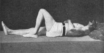 Несколько дней назад я опубликовала первую статью о Сэнфорде Беннете - человеке, который в 50 лет стал делать собственный комплекс упражнений для лица и тела в кровати, а к 72 годам по всем...-4