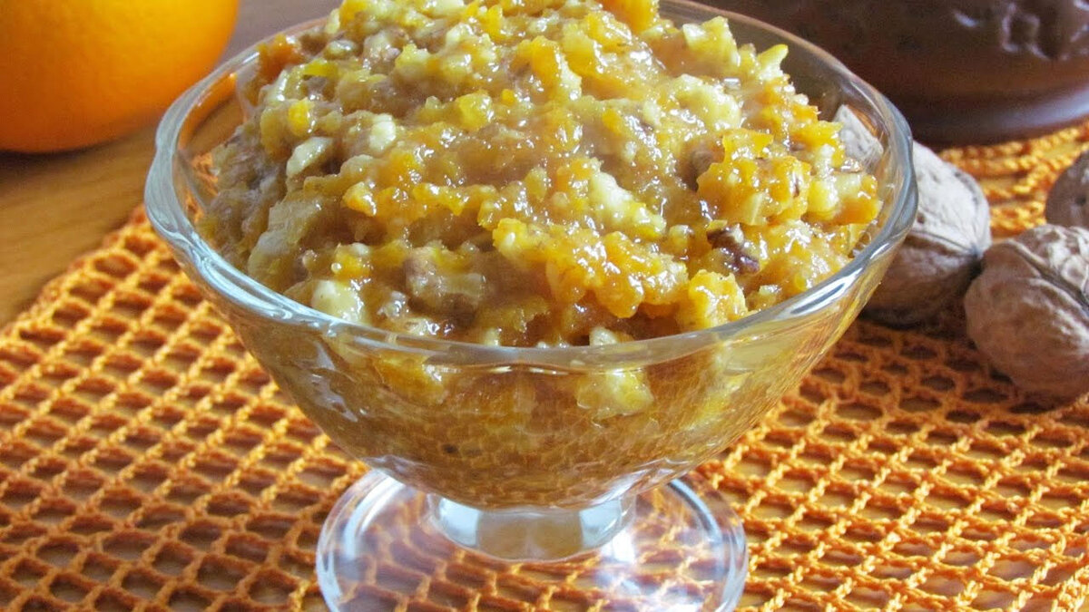 лимон перекрученный с грецкими орехами и мёдом.