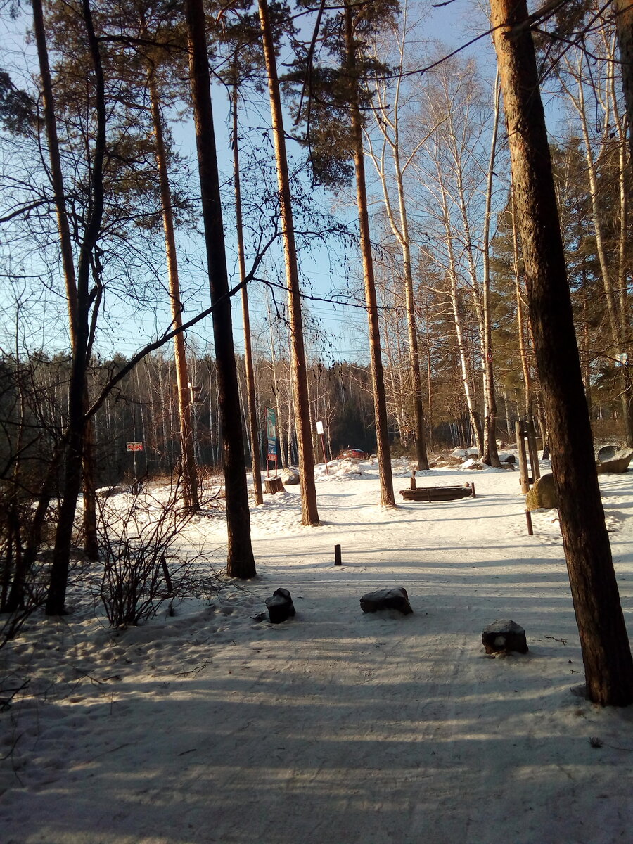 Небольшая деревянная сидушка