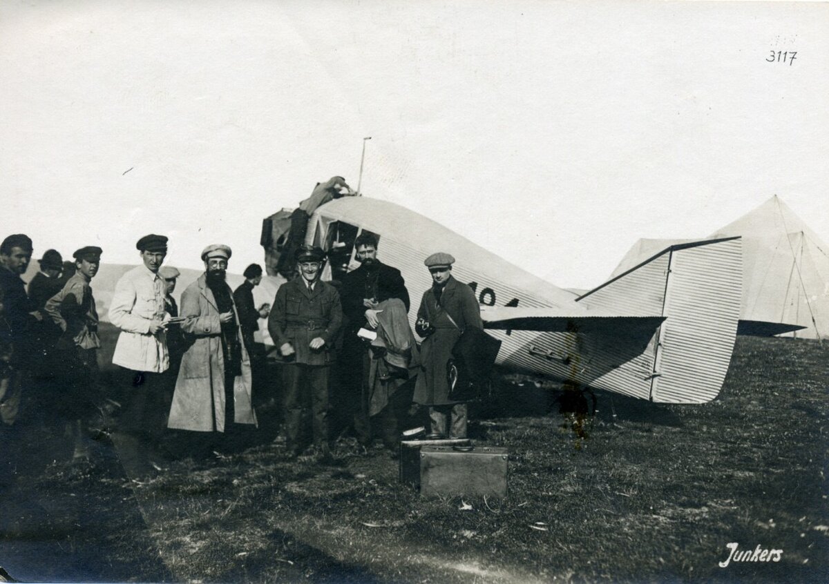 Первые авиакомпании. Junkers f.13 в СССР. Гражданская Авиация 1923. 1923 Год Авиация. Первая авиалиния в СССР.