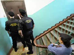 Как выселить человека из квартиры и возможно ли это сделать в принципе в вашем случае?