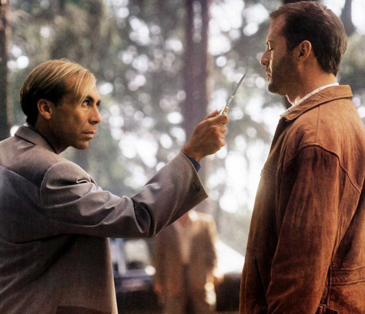 Брюс уиллис последний бойскаут. Последний бойскаут отзывы. Дэймон уайанс последний бойскаут. Последний бойскаут 1991. Брюс уиллис последний бойскаут.