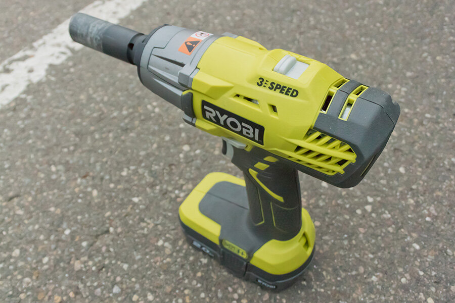Ударный гайковерт Ryobi ONE+ R18IW3. (Источник: фото автора)