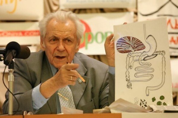 Профессор Иван Неумывакин: быть здоровым без лекарств — просто!