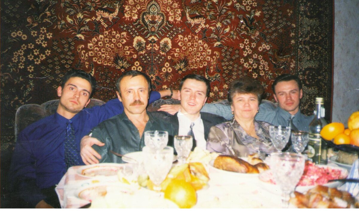 Очень похожи на семью Гоши... листайте галерею...