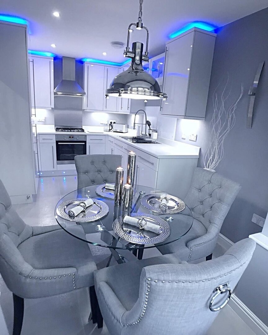 Очень красивое оформление и исполнение одного из главных участков в доме