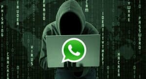 4. Подключение к WhatsApp Web сессии удаленно. Для того чтобы использовать этот метод, необходимо установить программу для взлома Ватсап WSP 3.0. Суть работы программы заключается в создании файла с вирусом. Отправляется в телефон жертвы с привлекательным названием для его открытия. Пациент не замечает, как в это момент программа соединяется с билдером и начинает сканировать QR-код, которые обновляются каждые 10 секунд. После успешного подключения, идет успешное подключение к текущей сессии WhatsApp.