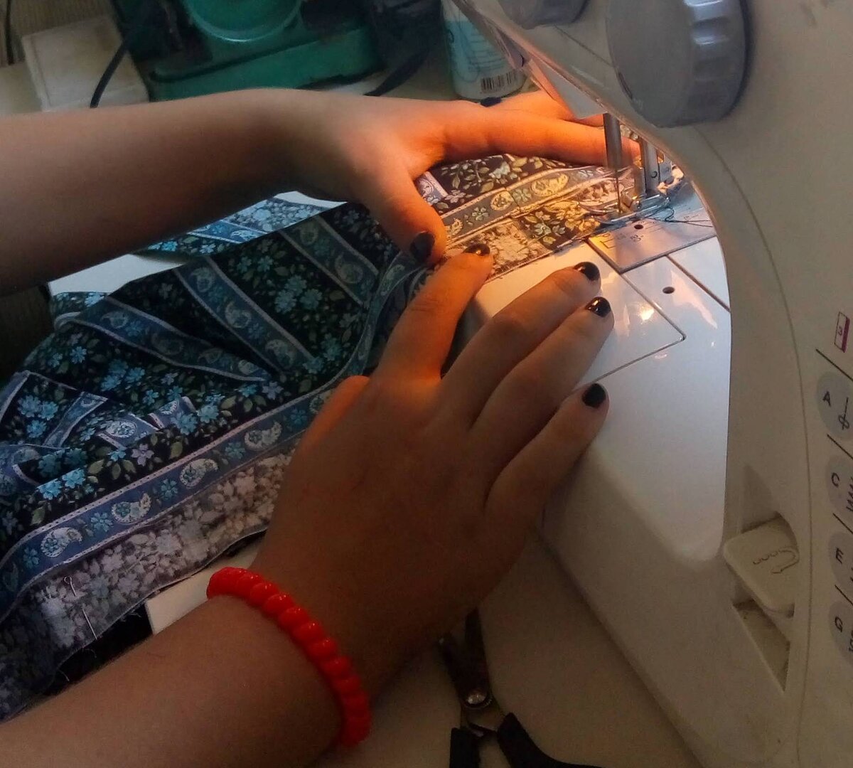 Дочь в 5-м классе сдавала для аттестации по технологии "Раскрой и пошив фартука"