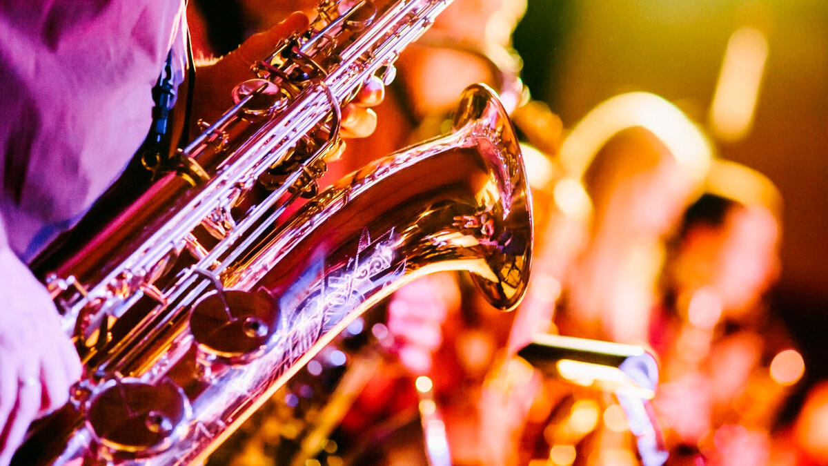 современный саксофон