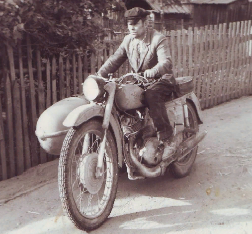 Дед на своем "орле"