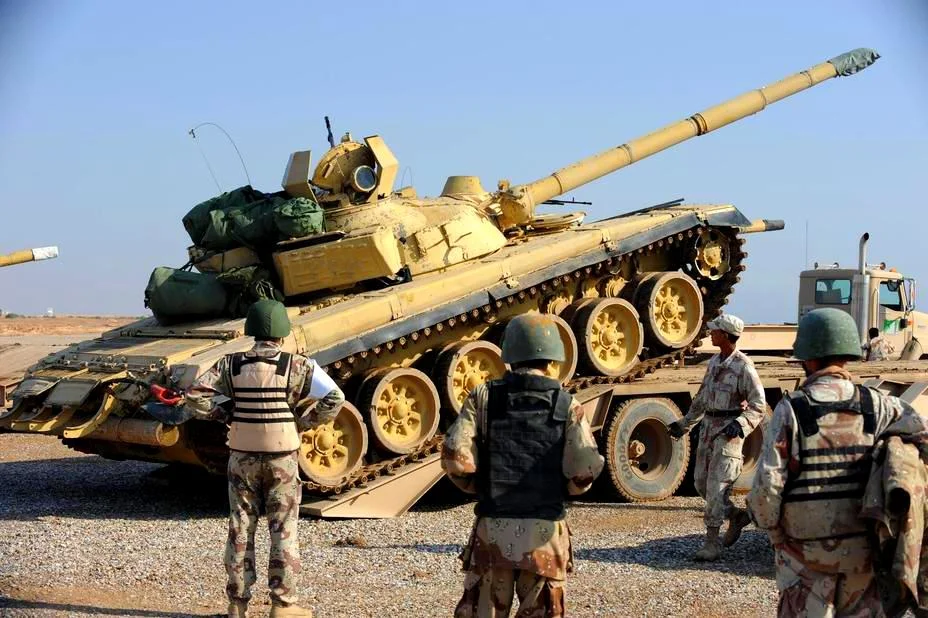 Дуэль абрамс и т. Танк т-72 армии Ирака. Танк т 72а Ирак. Т 72 м1 в Ираке. Т72 м1 Ирак 1991.