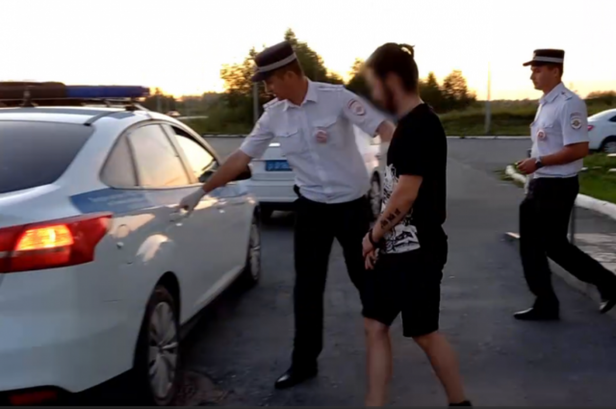    Под Тюменью автоинспекторы задержали мужчину с 10 кг наркотиков