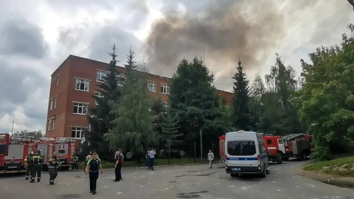 Взрыв на Загорском оптико-механическом заводе в Сергиевом Посаде: что стало  причиной трагедии и кто погиб – фото и хроника событий | Весь Искитим | Дзен