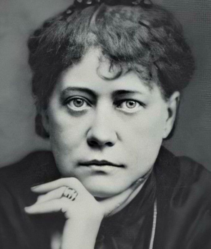 Елена Блаватская в 1877 году / Википедия