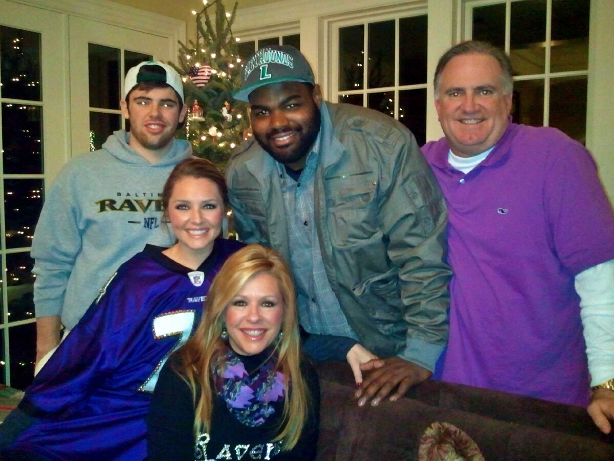 Фото взято из открытых источников "Яндекс". Семья Туи и Майкл Оэр.