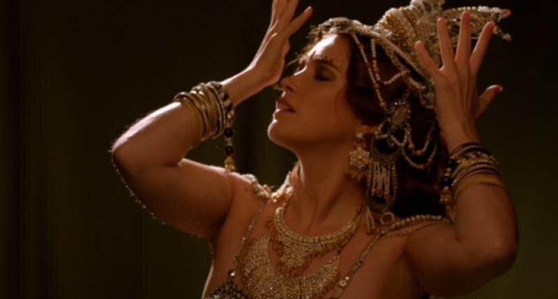 А еще одна загадка этой женщины — а был ли на самом деле так важен для нее роман с русским офицером Вадимом Масловым. После фильма-сериала эта история обросла подробностями, но на самом деле никто уже не может разъяснить, что у них были за отношения 
Фото: кадр из сериала "Мата Хари"