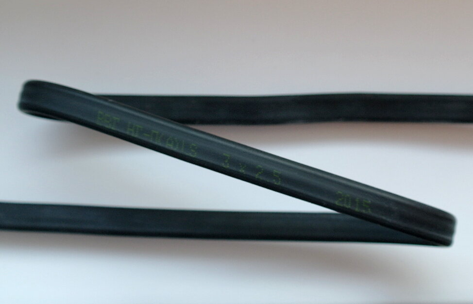 Вот такой кабель, производитель не указан, ГОСТа нет, год изготовления - 2015.