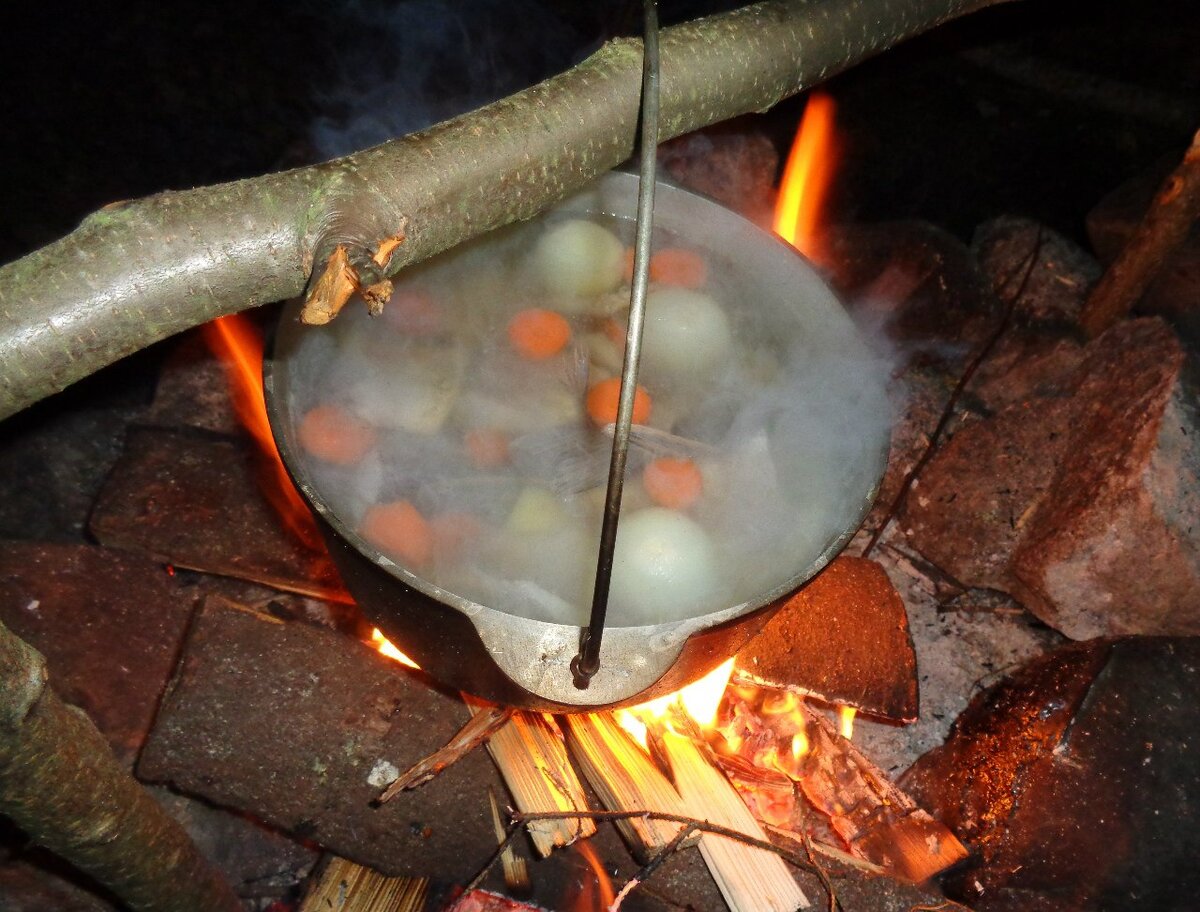 Присказки, как рассказы и байки всегда становятся антуражем для ароматной ухи.
