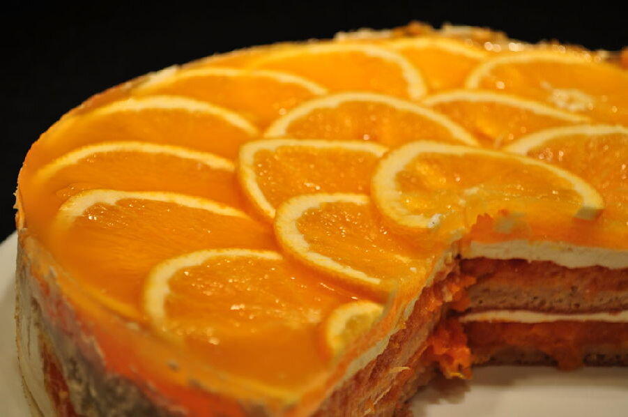 (Фирменный десерт с элементами молекулярной гастрономии и ресторанной подачей)