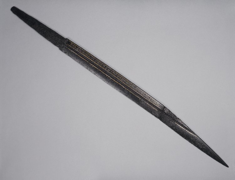 Сакс X века из Британского музея, был найден на территории Англии