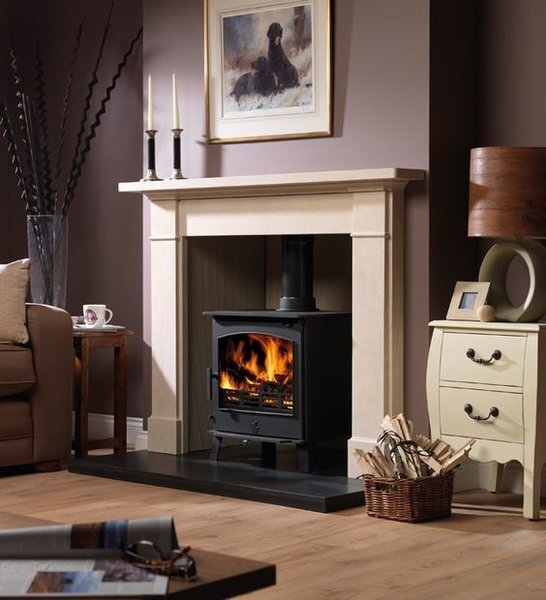 Камин из известняка