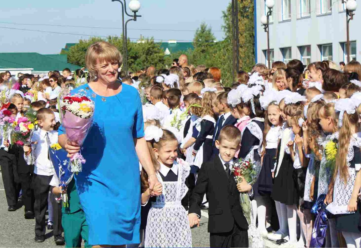 Начинаем учебный год креативно: полезные видео для педагогов, родителей и  старшеклассниц | Газета педагогов | Дзен