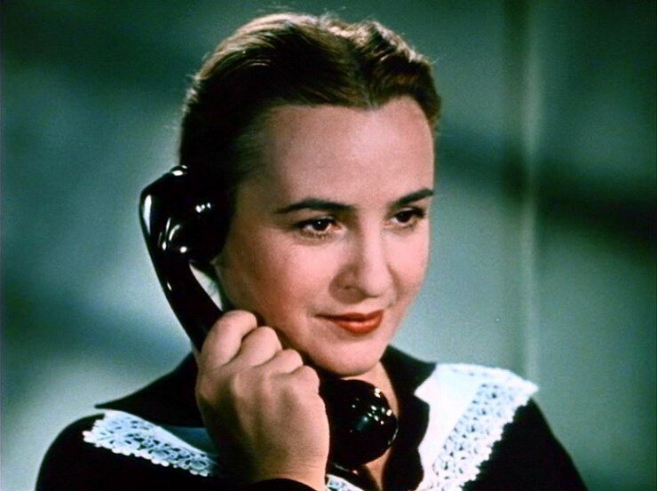 Наталья Медведева в фильме «За витриной универмага» (1955)