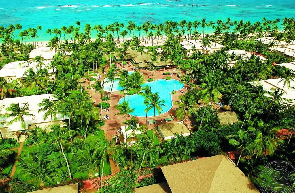 Расположение Отель лениво раскинулся на восточном побережье Доминиканы,  и добраться до этого райского уголка можно от международного аэропорта  за 20 минут, пользуясь комфортабельными автобусами или услуги  доброжелательных таксистов. До прекрасного Игуэя целых 60 километров, но  это совершенно не важно, поскольку сама Пунта-Кана придётся по вкусу самому взыскательному путешественнику и исполнит все его желания.
 