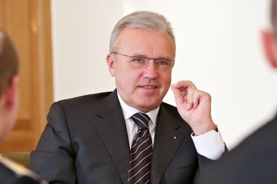 
Нельзя просто так взять и не заработать миллионы из воздуха.