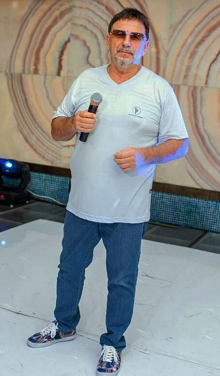 Выступает Михаил Звездинский. Фото с сайта 24smi.org.